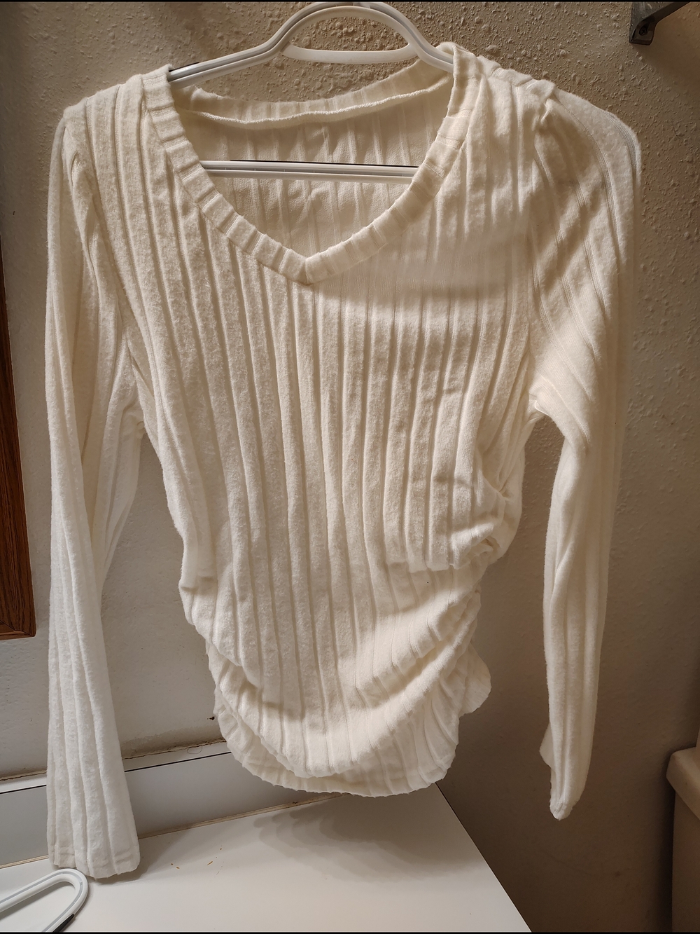 Women's V-Neck Ribbed Pullover Sweater - White